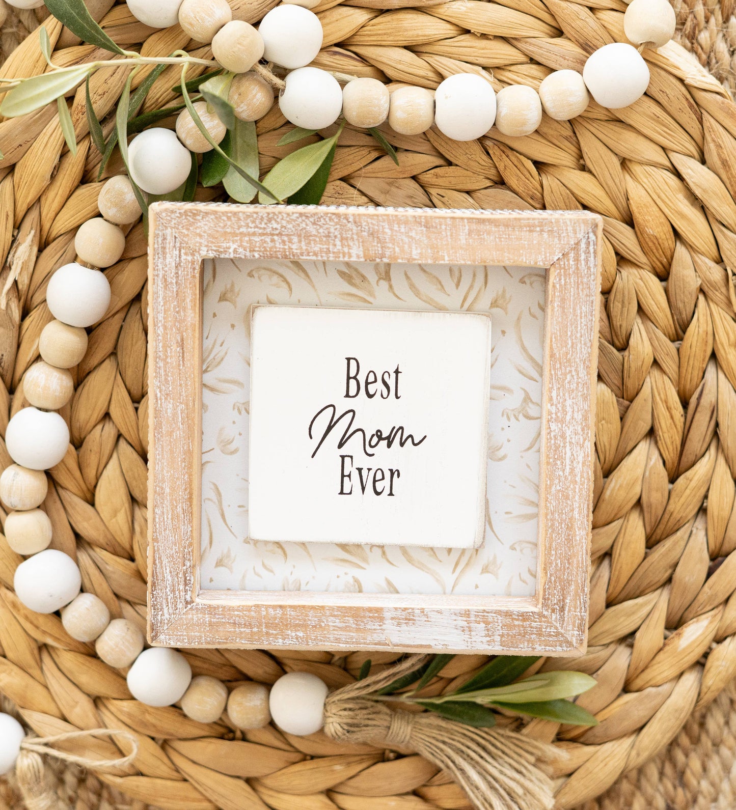wood frame sign (HOME/MOM)